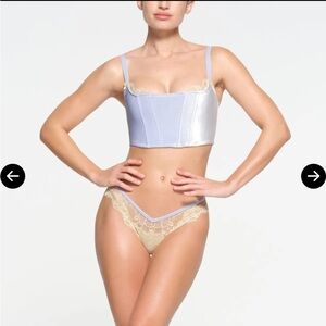 SKIMS NWT Velvet Lace Corset